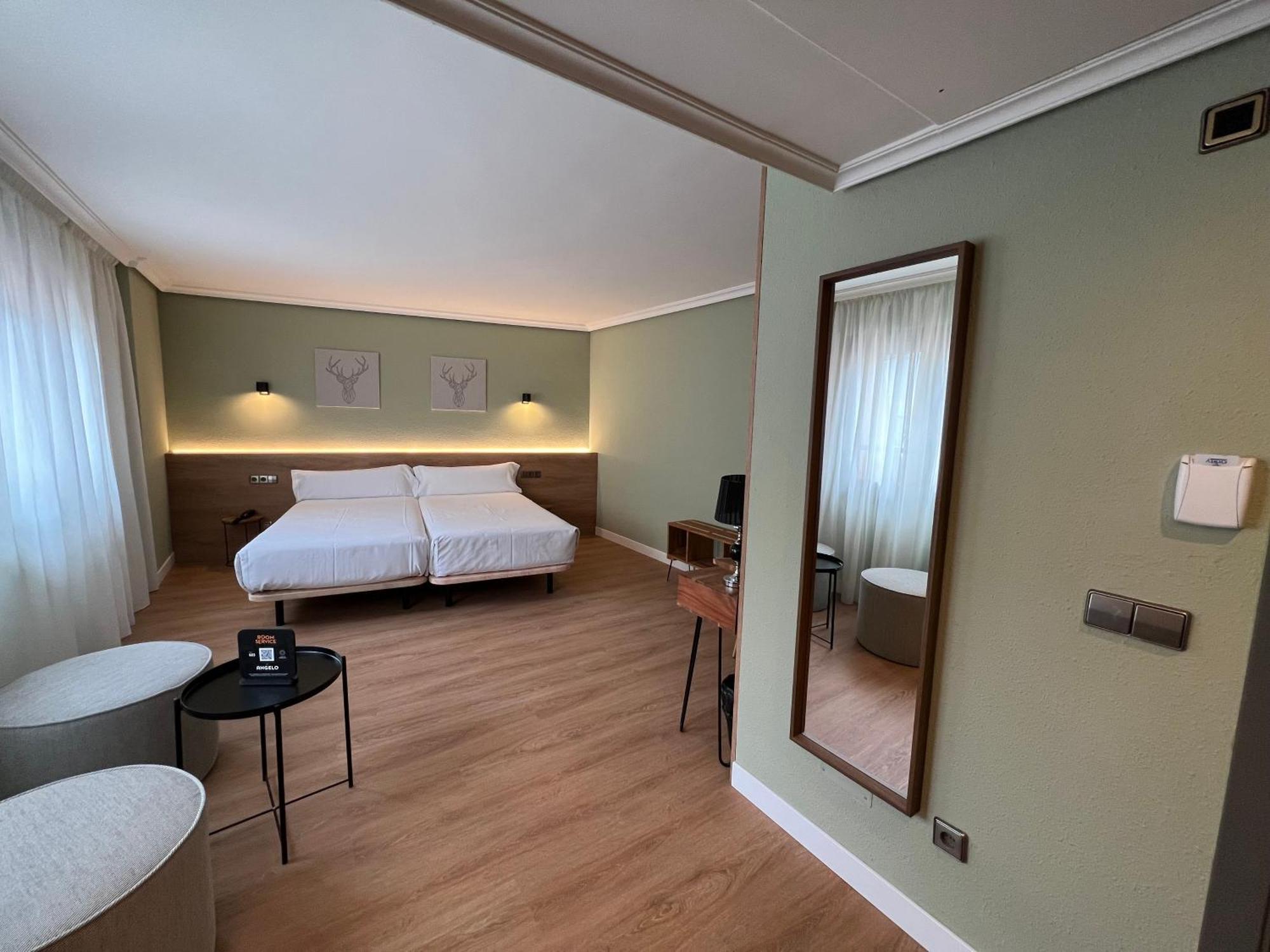 Yomo Imperial Hotel Sant Julia de Loria Exterior photo