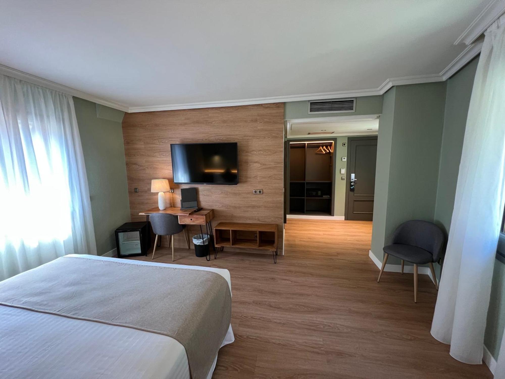 Yomo Imperial Hotel Sant Julia de Loria Exterior photo