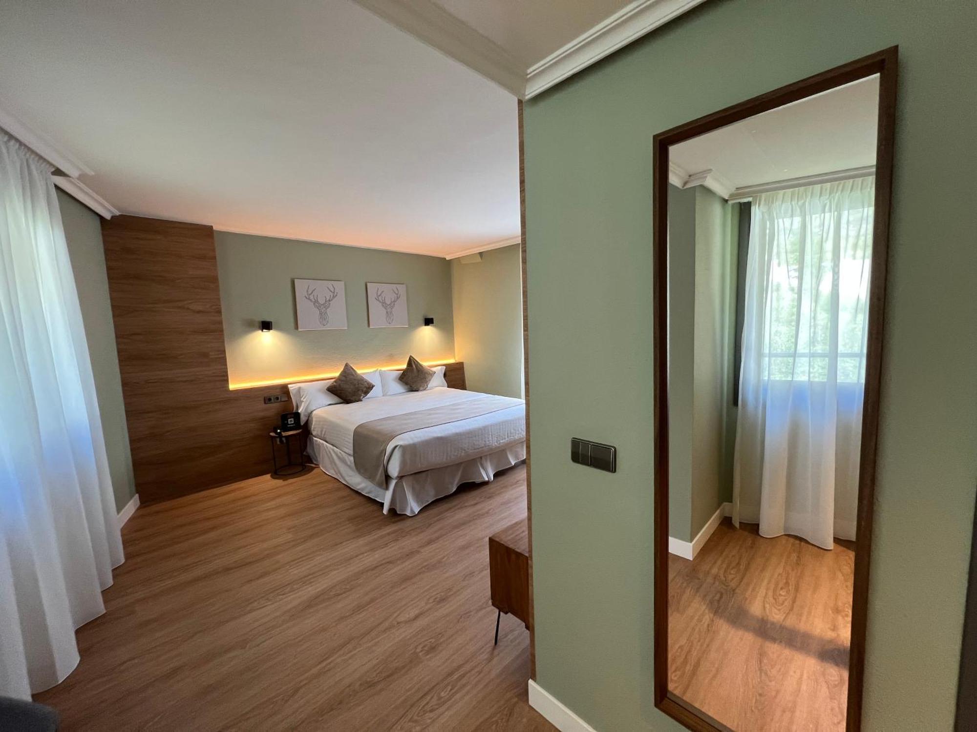 Yomo Imperial Hotel Sant Julia de Loria Exterior photo