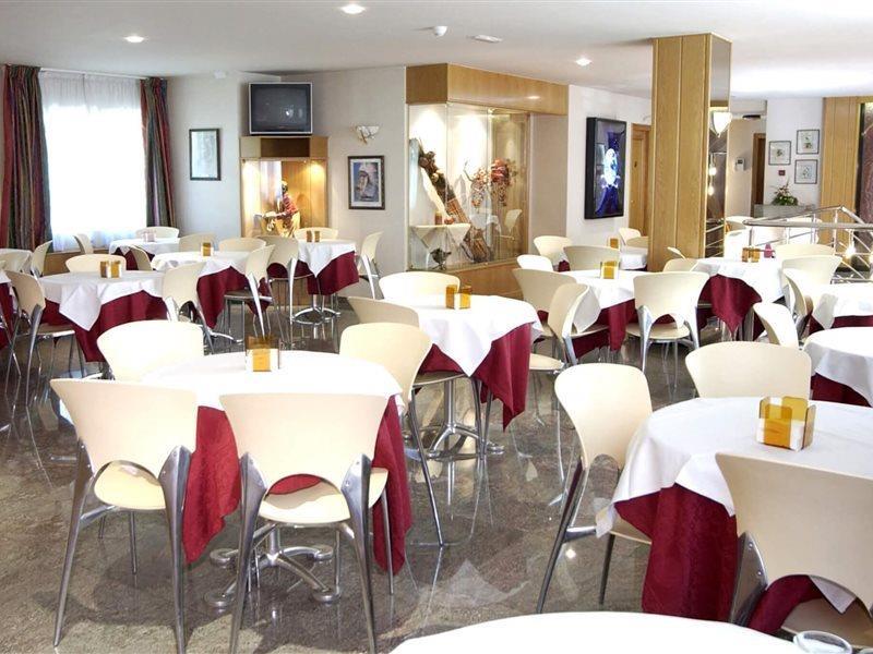Yomo Imperial Hotel Sant Julia de Loria Exterior photo
