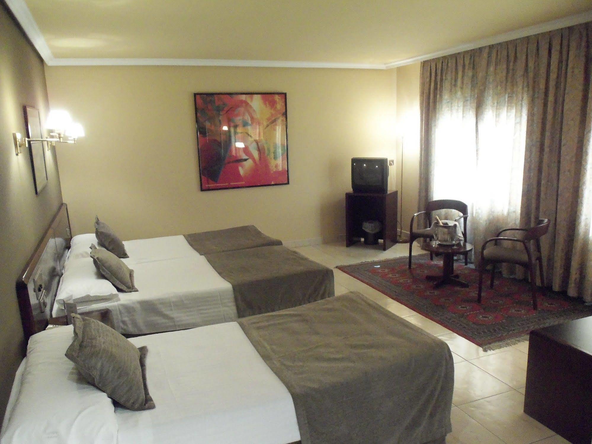 Yomo Imperial Hotel Sant Julia de Loria Exterior photo