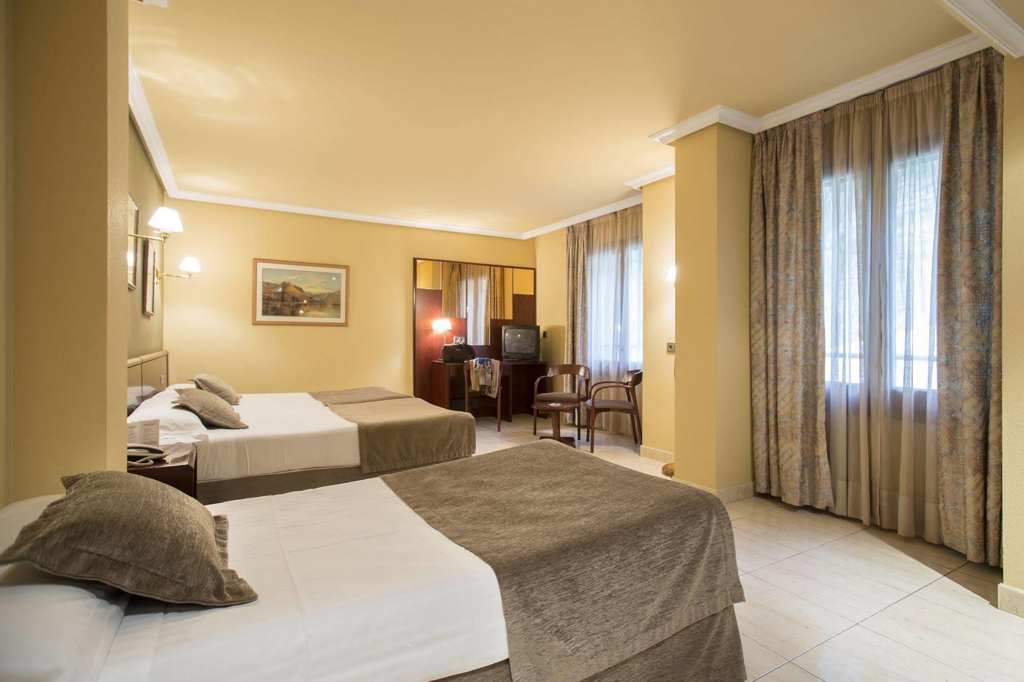 Yomo Imperial Hotel Sant Julia de Loria Exterior photo